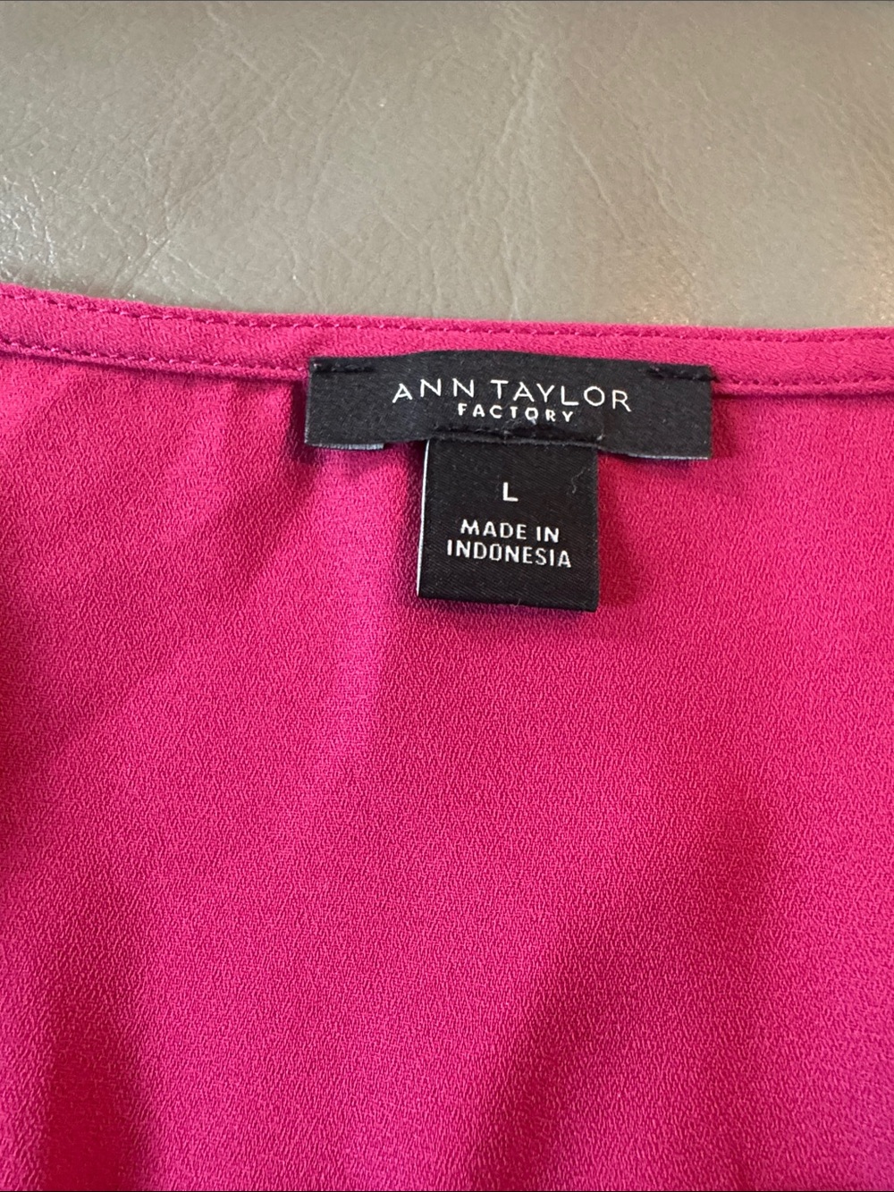 Ann Taylor Factory Raspberry V-Neck Blouse - Picture 4 of 6